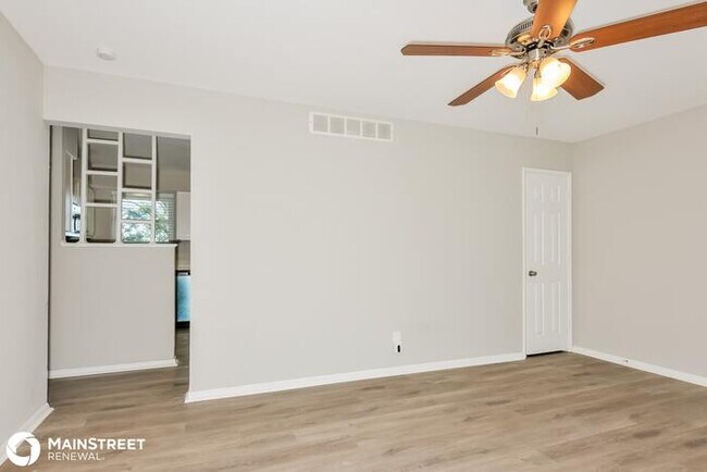 Foto del edificio - 3761 DIXIE DR, ST ANN, MO 63074