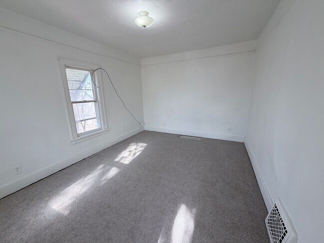 Foto del edificio - 1 bed House for Rent