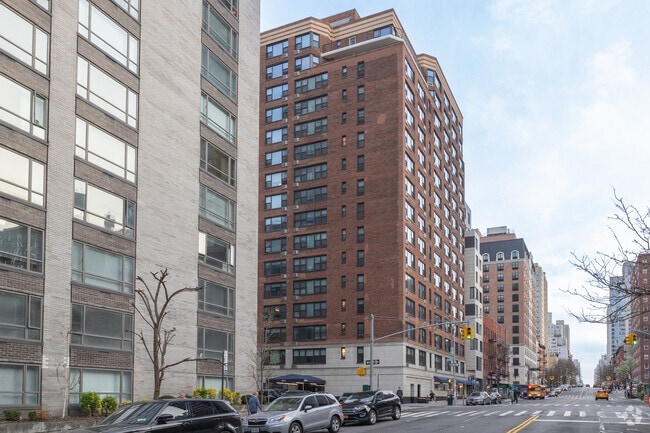 Building Photo - Garson Tower