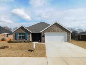 Building Photo - 474 N Yona Ln