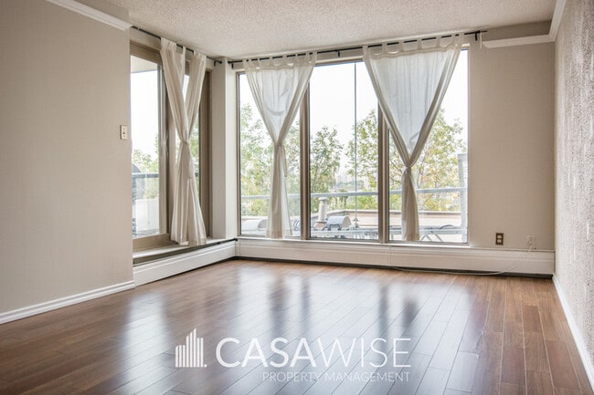 Building Photo - 10149-10149 Saskatchewan Dr NW