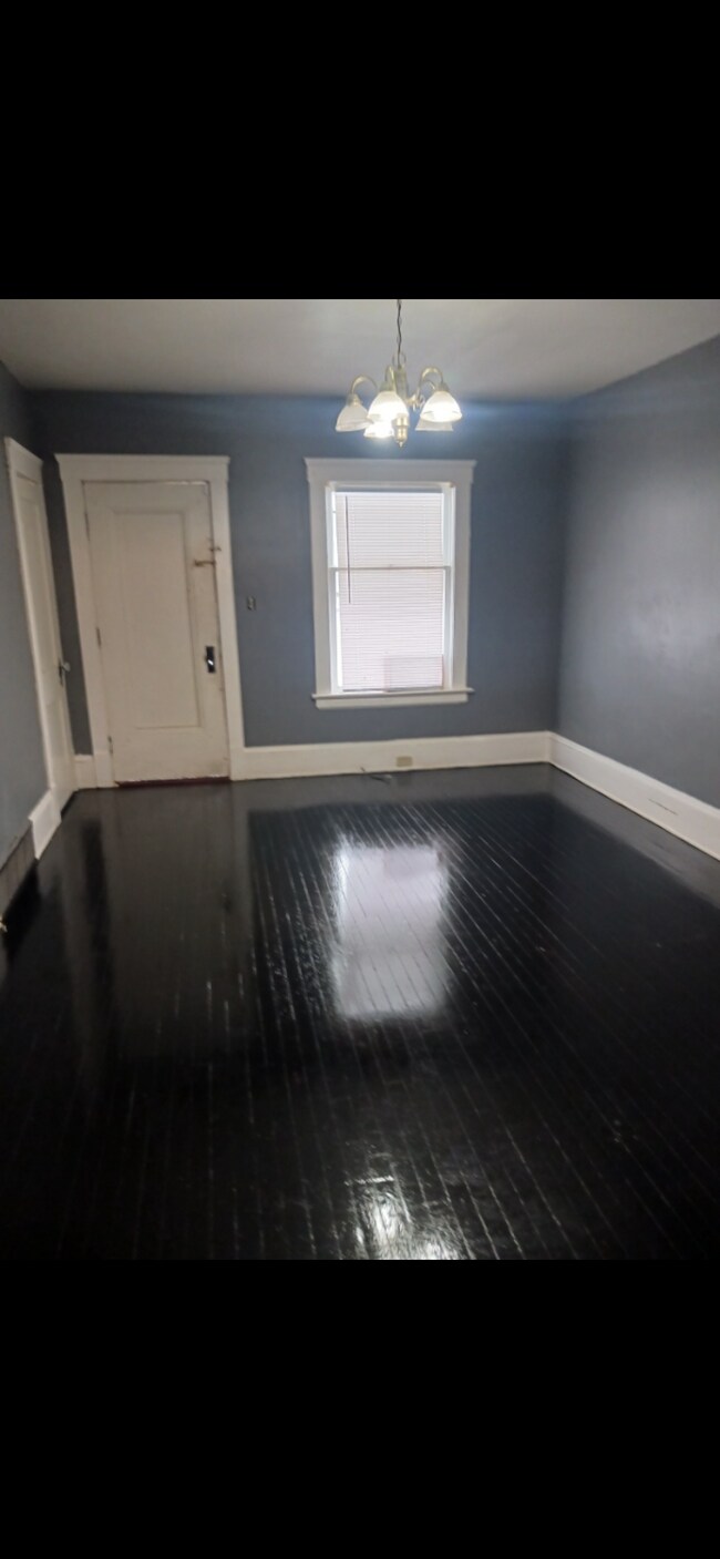 Building Photo - 2037 W 99th St