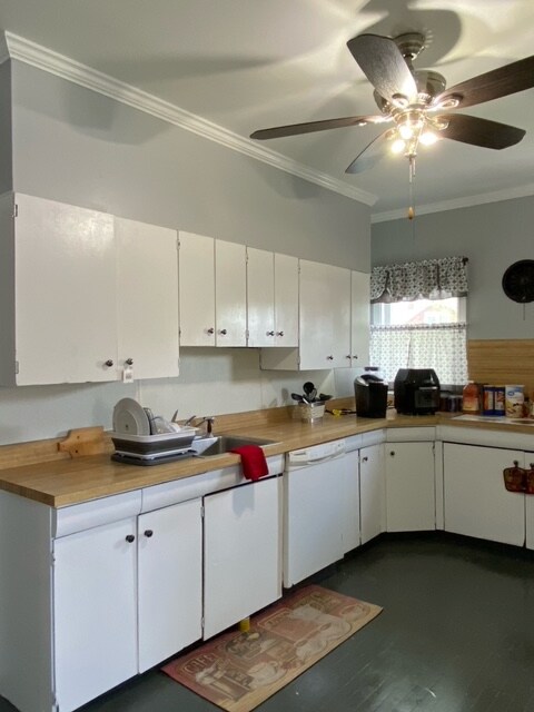 Foto del edificio - 217 E Broadway St