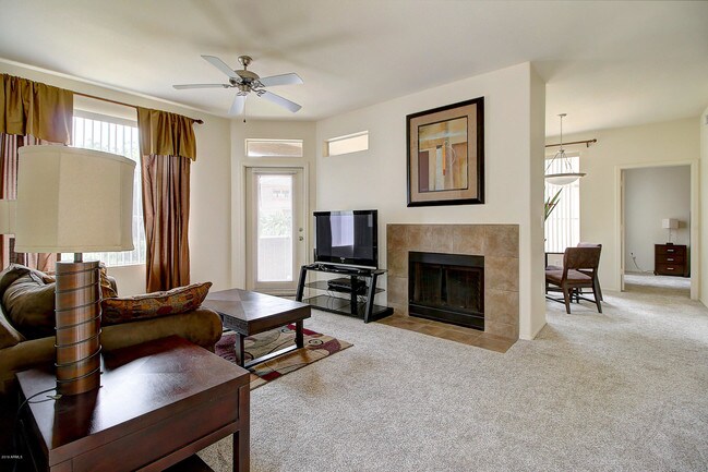 Foto del edificio - 3830 E Lakewood Parkway East