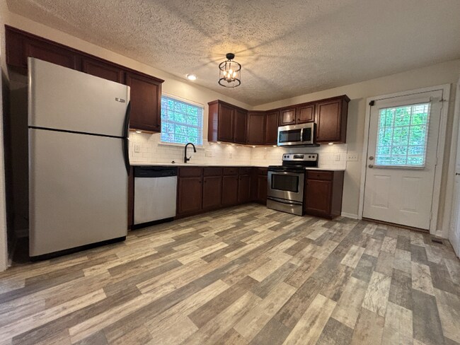 Foto del edificio - 1403 Litton Ave