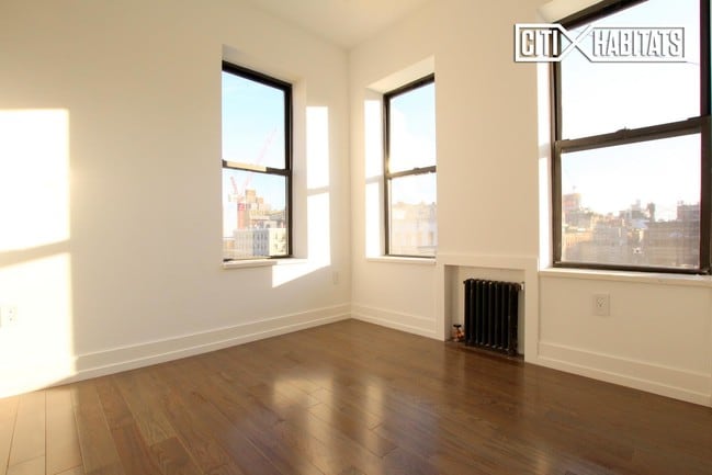 Building Photo - 80 Delancey St