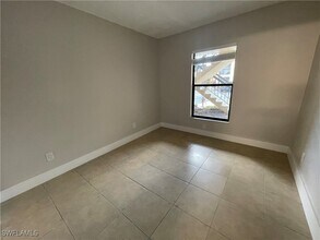 Building Photo - 5323 Summerlin Rd