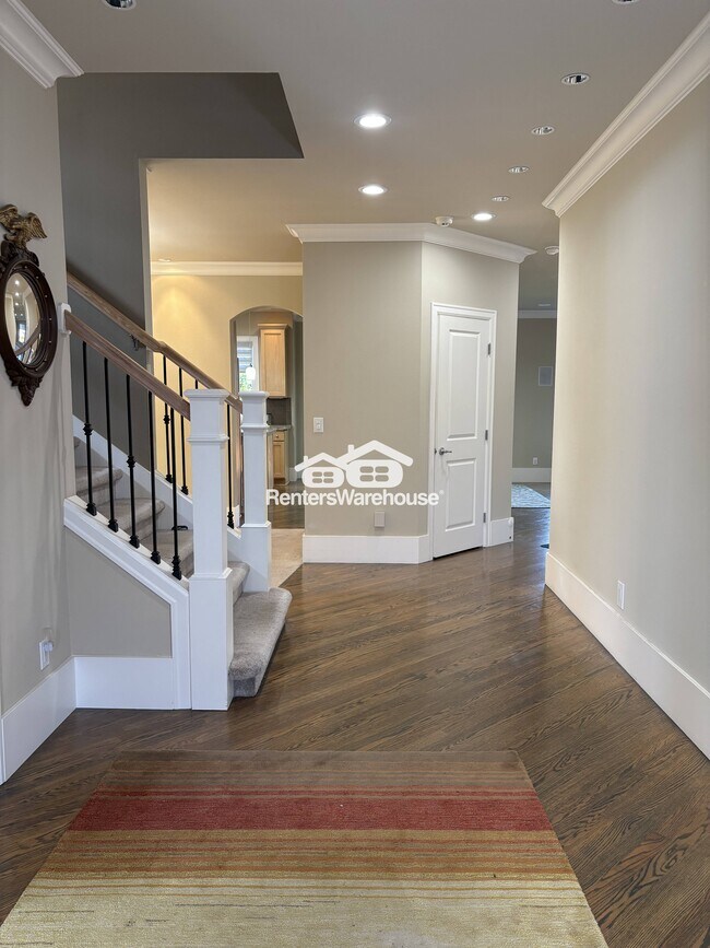 Foto del edificio - 1609 Blaine Ave NE