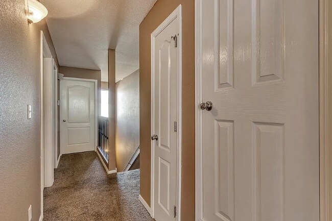 Foto del edificio - 5912 Cielo Del Rey Pl