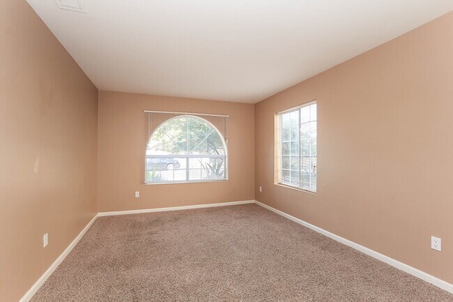 Building Photo - 7521 E Laguna Azul Ave