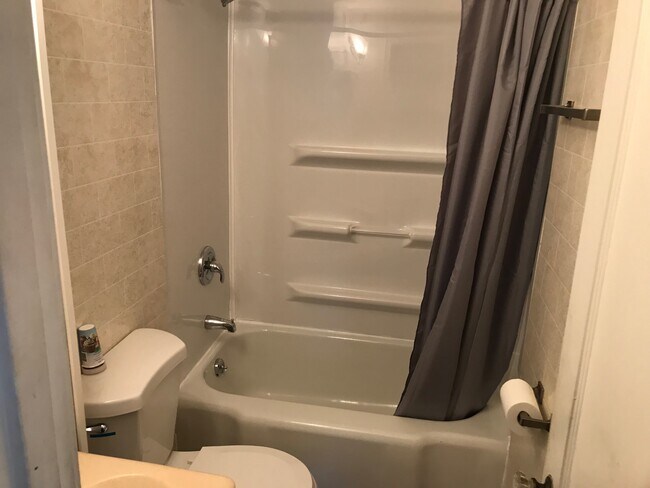 Building Photo - 3809 S Pennsylvania Ave