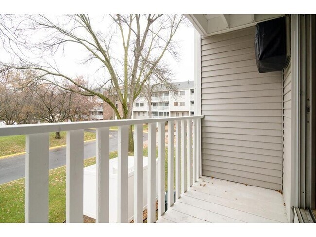 Building Photo - 1601 North Innsbruck Drive, Unit 373