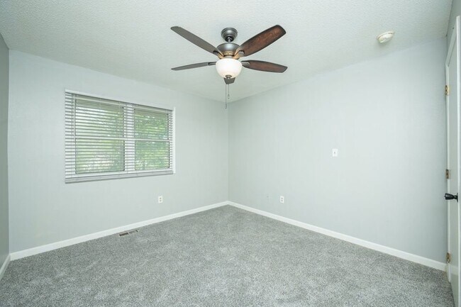 Foto del edificio - 675 Ashworth Dr
