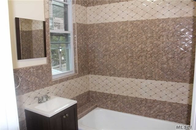 Building Photo - 61-54-61-55 55th Dr