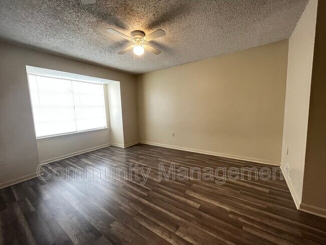 Foto del edificio - 5137 Weston