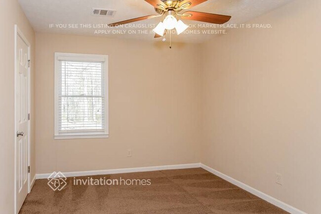 Foto del edificio - 2062 Red Rose Ln