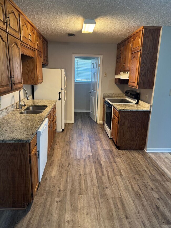 Foto del edificio - Fully Remodeled 3 Bed / 2 Bath Home on Sea...