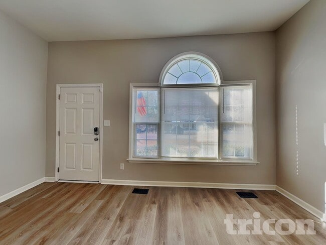 Building Photo - 125 Torrington Ave