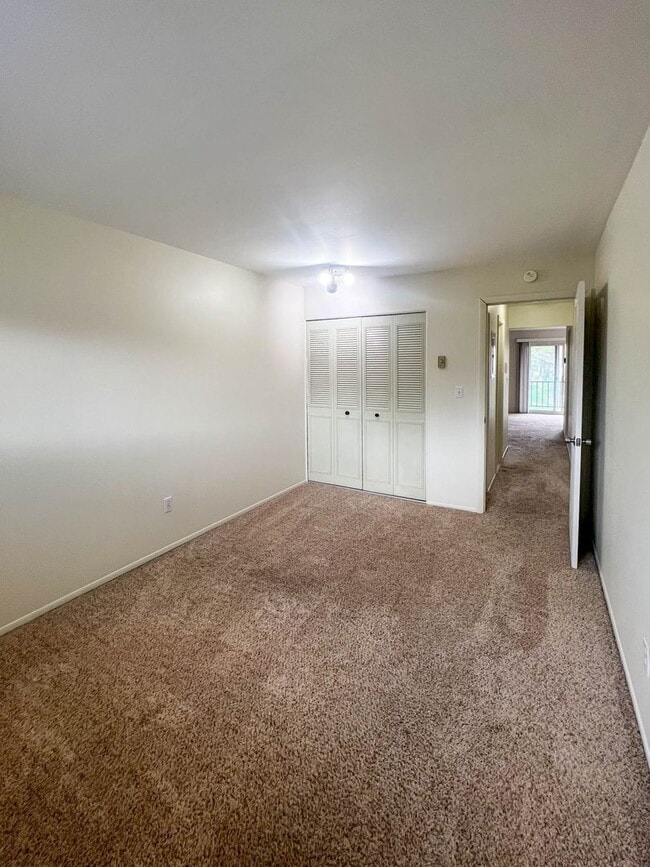 Building Photo - Adorable Condominium
