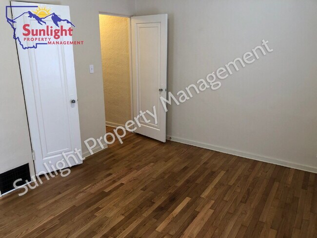 Foto del edificio - 3 Bed 1.5 Bath Home on Large Corner Lot