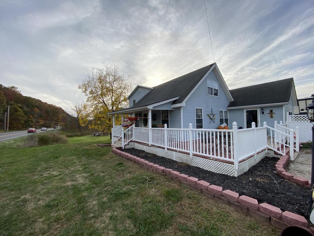 Primary Photo - 2211 Riner Road