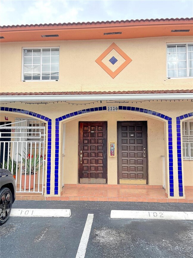 Building Photo - 2220 W 74th St