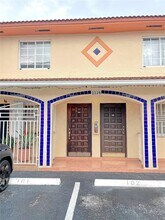 Building Photo - 2220 W 74th St