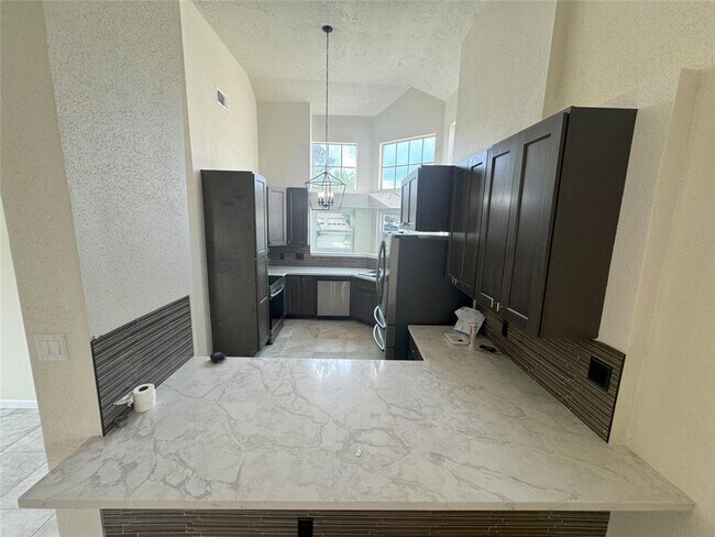 Building Photo - 7418 Fountain Crest Dr