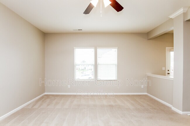 Foto del edificio - 701 Falls Ln