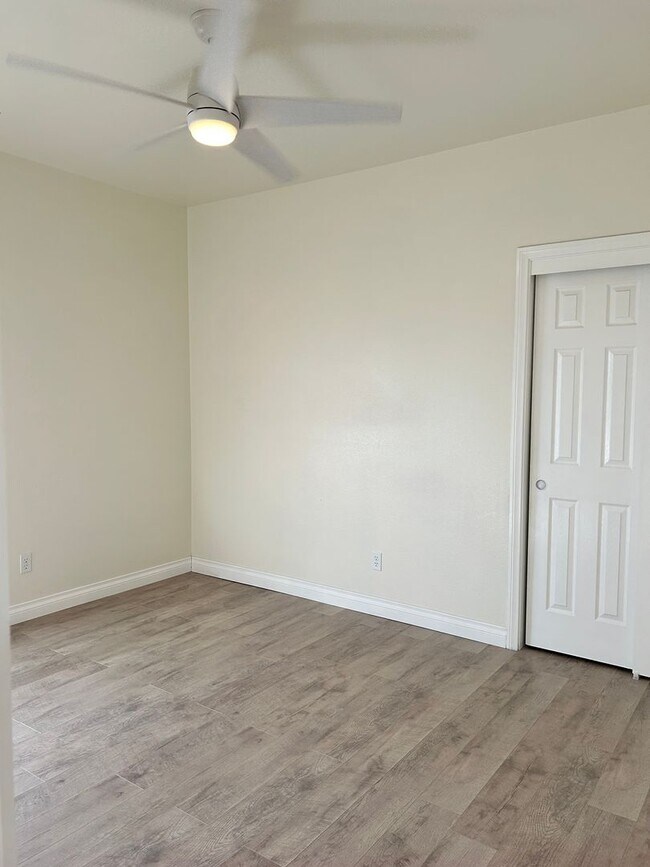 Foto del edificio - Please Contact Vaughn Realty to set up an appointment 760-446-6561