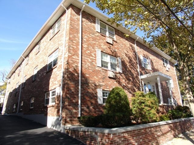 Building Photo - Marlborough Ridge