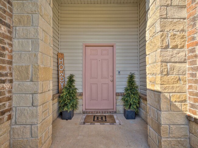 Photo - 313 Foxtrot Ter House