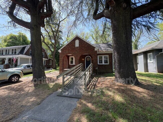 Foto del edificio - 2354 N Patterson Ave