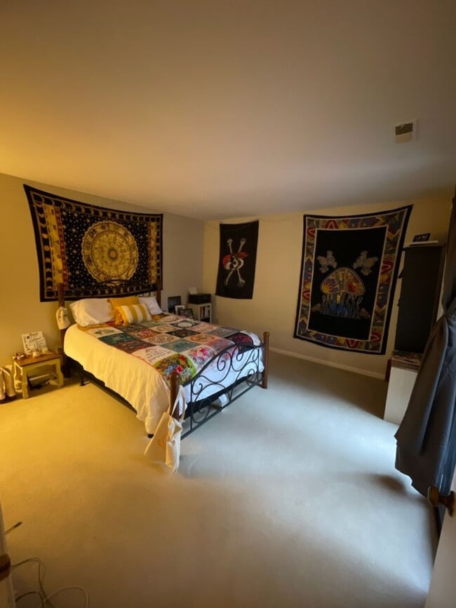 Building Photo - 2BR Finley Forest Condo – Minutes to Chapel Hill & UNC