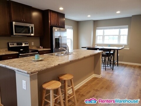 Foto del edificio - 7359 146th Crossing NW