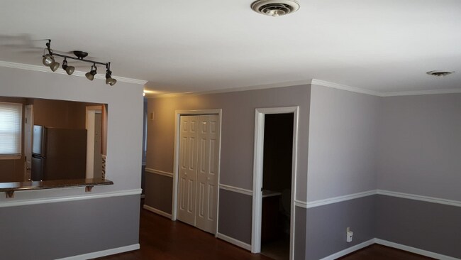 Building Photo - 483 Bramblewood Ln