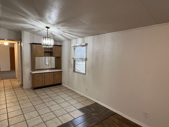 Building Photo - 3 Bed, 2 Bath, Detached Building on 10 Acres!