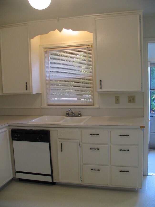 Foto del edificio - Charming 3 bedroom, 2 bathroom Home by the Foothills and Close to Downtown Boise