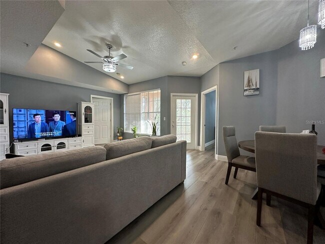 Foto del edificio - 5554 Metrowest Blvd