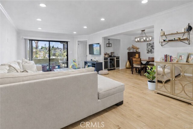 Foto del edificio - 5009 Woodman Ave