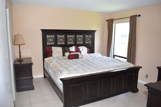 Building Photo - 3000 Presidential Way