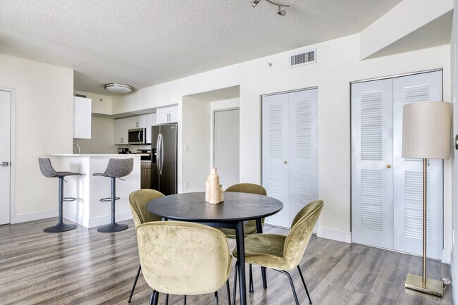 Foto del edificio - 110 SW 12th St