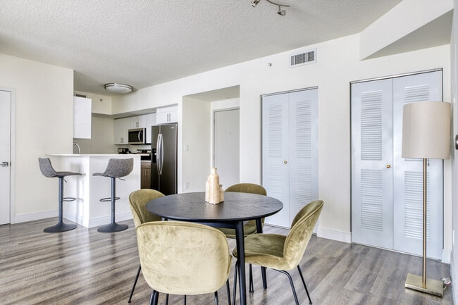 Building Photo - 110 SW 12th St