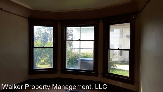 Building Photo - 2 br, 1 bath Apartment - 551 S. Main St.