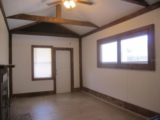 Foto del edificio - 4840 19th St N