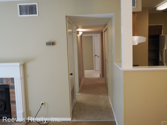 Building Photo - 2 br, 2 bath House - 1250 Henckley Ave #109