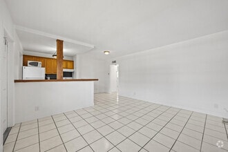 Building Photo - 5050 Bayview Dr