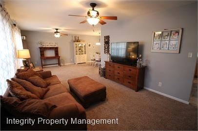 Building Photo - 3 br, 1 bath House - 16870 Lakewood Drive