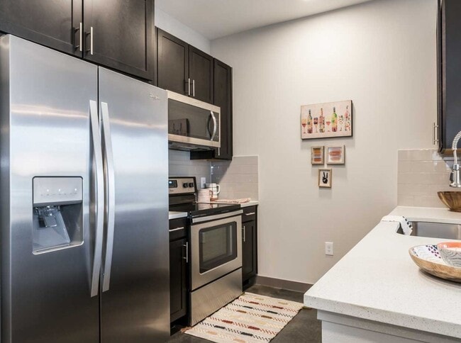 Building Photo - 1111 N Durham Dr