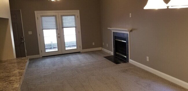 Foto del edificio - 940 E Estates Blvd